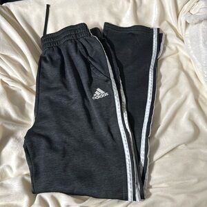 BOYS ADIDAS SWEATS